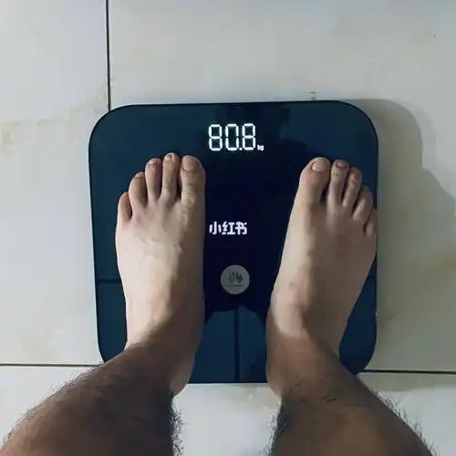 最近每天都做有氧 还蛮卖力的 但体重洲洲转转 没啥变化啊 啥时候下80