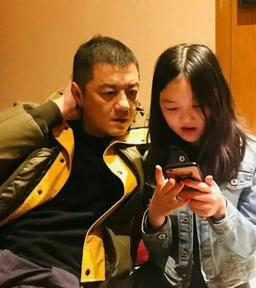 原创窦唯第二任妻子晒李亚鹏合照重点是窦唯李亚鹏都经历同一个王菲