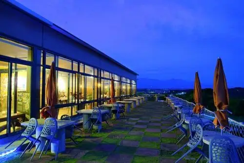 360度无屏障天空走廊!能俯瞰无敌环景的高山顶餐厅