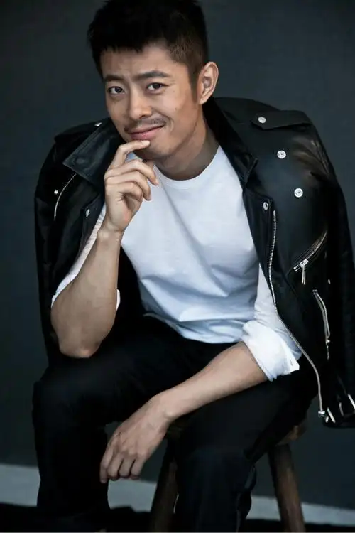 柳明明黑白写真曝光极简熟雅质感十足