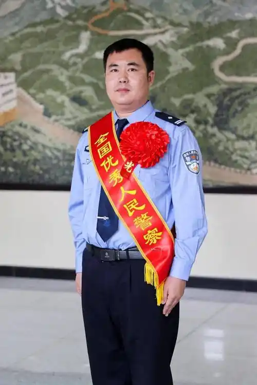 今天他们身披绶带受全国表彰