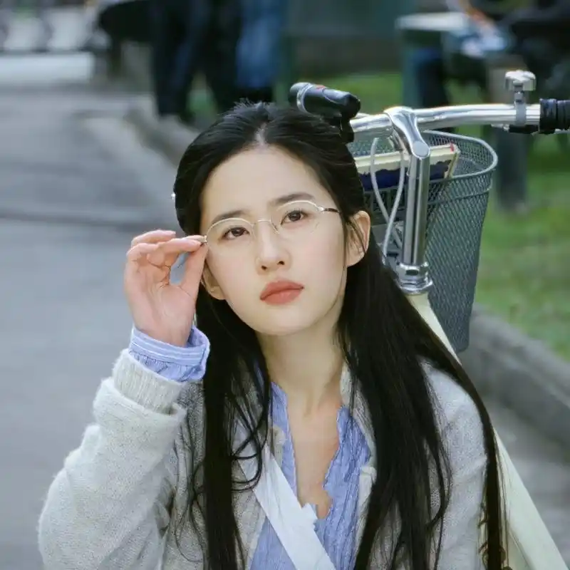 刘亦菲学姐风头像汇总 90《恋爱通告》宋晓青学姐