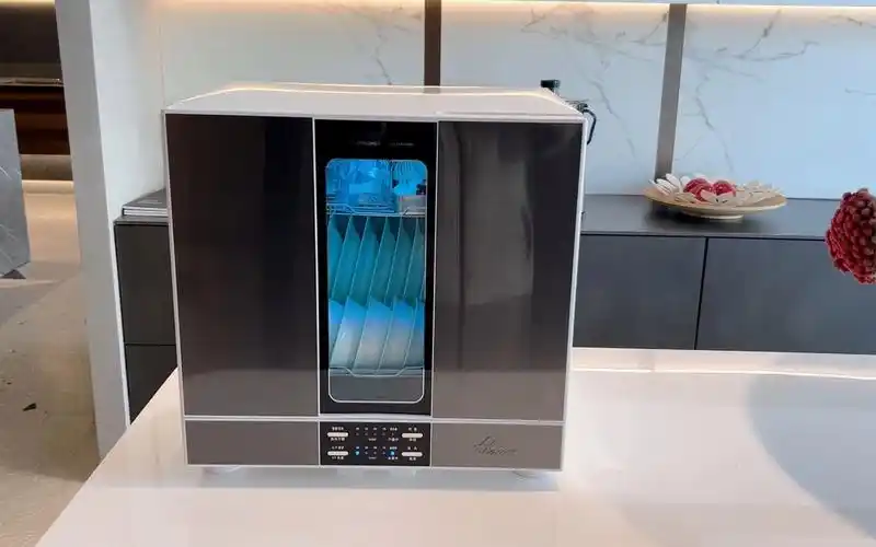 韩一家用台式紫外线消毒柜,也是新房装修买家电的时候种草的.