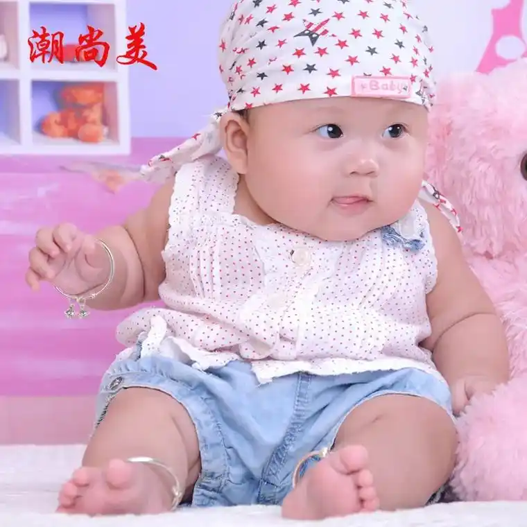 宝宝脚镯太可爱啦!银质手感很舒适,纯银材质不易过敏,一对搭配 - 抖音