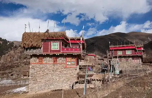 四川省甘孜州色达县杨各乡巴各藏寨一角(11月8日摄).