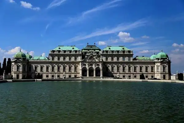 记录着哈布斯堡王朝辉煌史的美景宫