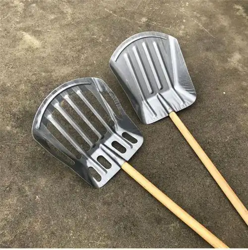 加厚锰钢特大号清粪铲铁锨拌饲料锹环卫垃圾铲大号除雪锹玉米叉铲