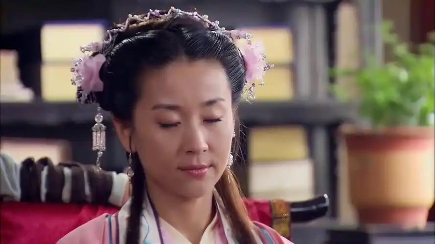 穆桂英挂帅:笑吐了,桂英向公主学坐姿,哪料她竟偷偷睡着了!