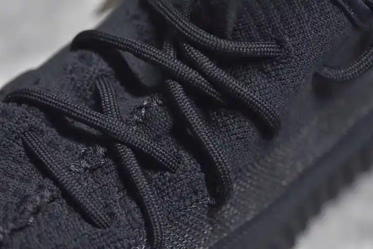 阿迪达斯椰子 adidas yeezy boost 350 v2 onyx 纯黑武士运动鞋_黑色