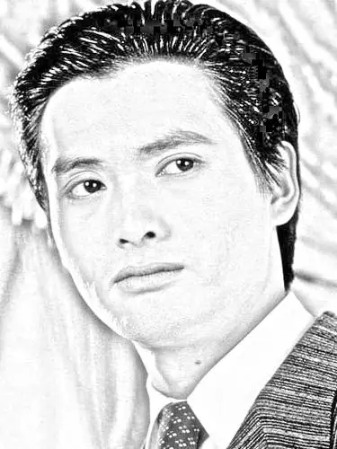 寻求周润发发哥的经典素描写真,很犀利像素比较够那种.