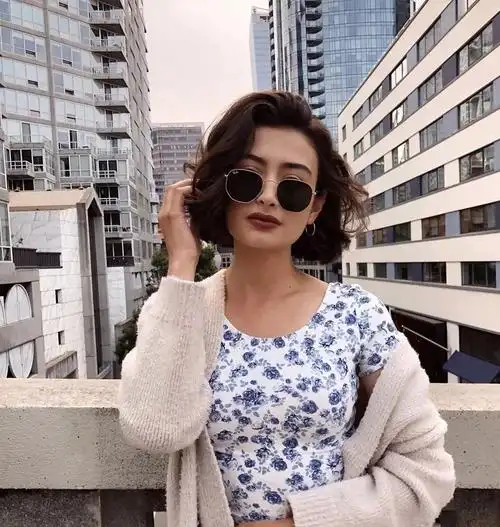 慵懒风欧美复古短卷发