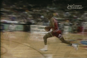 没有辜负我们的期待,这次的乔丹带来了不一样的罚球线扣篮.