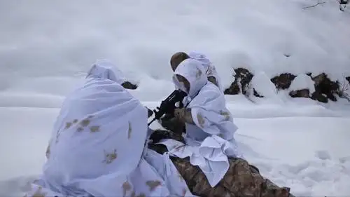 寒冬时节,西藏边防战士初次巡逻缺氧晕倒!