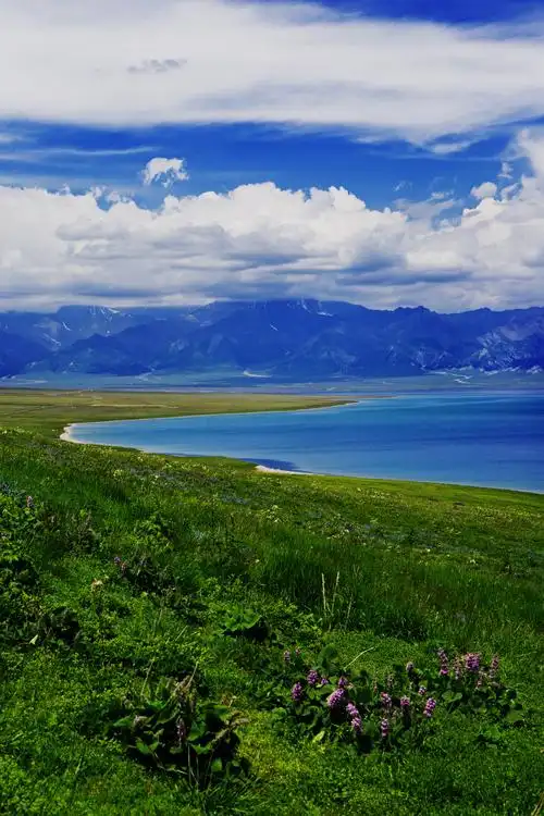 赛里木湖适合什么时候去?