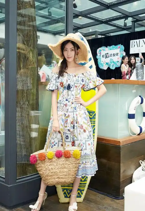 钟祺图片 钟祺户外性感活动照图片