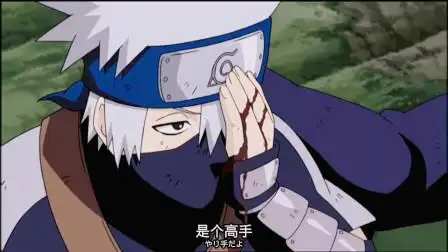 为了保护带土,卡卡西的右眼被敌人斩到