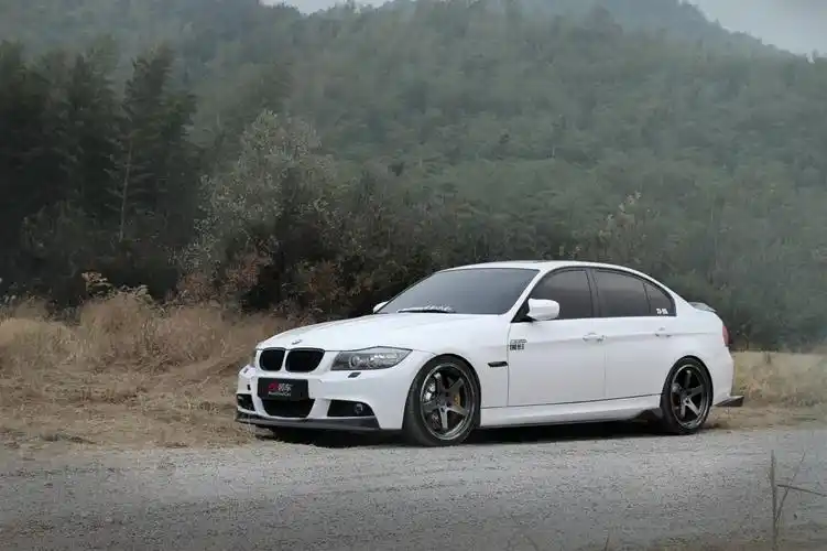 买二手车初衷只为练手,购入宝马e90后不禁玩起改装!