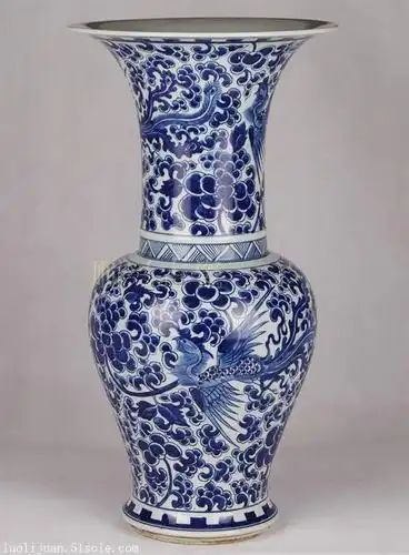 唐代的青花瓷器是处于青花瓷的滥殇期.