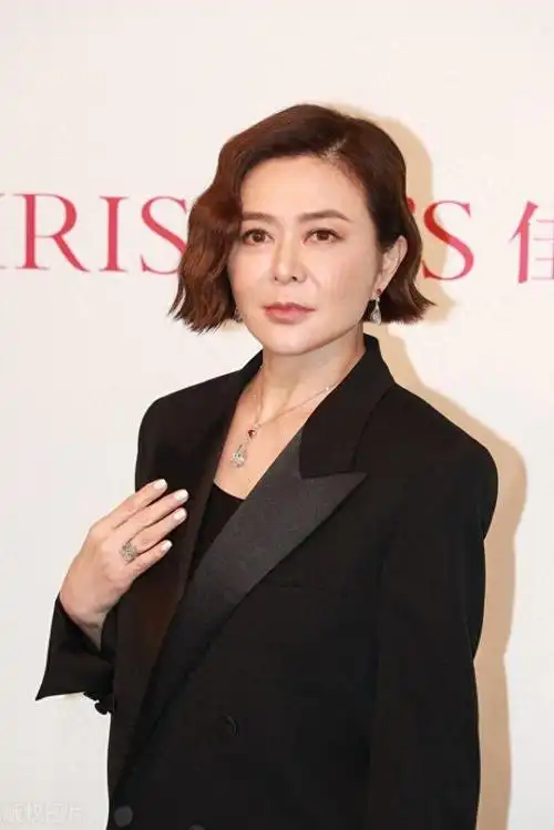 关之琳这身材,这才是尤物啊!