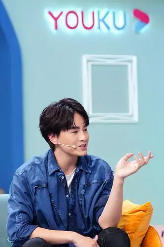 郑元畅《花花万物》谈戏剧力量 自创吻戏"高能借位"绅士手