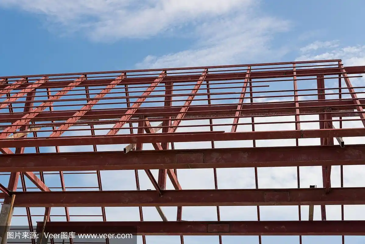住宅建筑的钢结构屋盖梁.