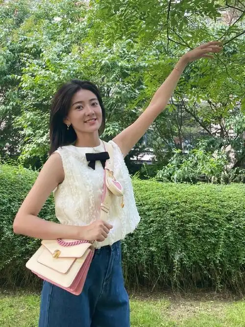 梁洁私服##温柔女友风穿搭