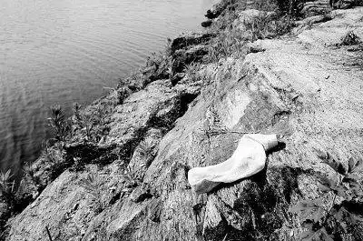 湖北5名12岁女孩玩水溺亡尸体保持互救姿势图