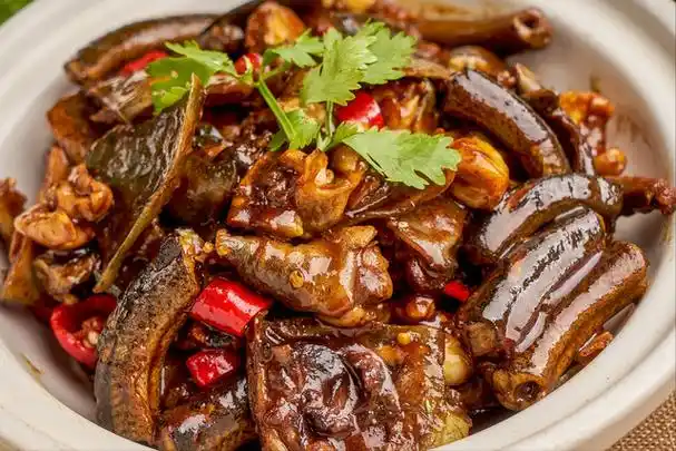 黄鳝不管啥做法,都不要直接下锅,记住多加一步,又鲜又嫩还不腥