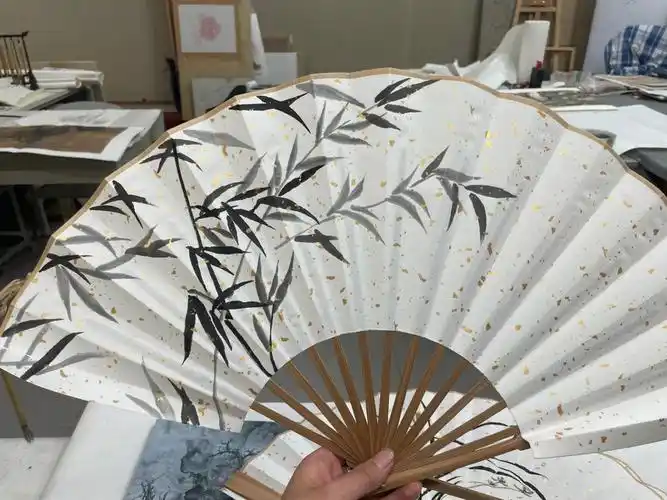画了一些国画折扇
