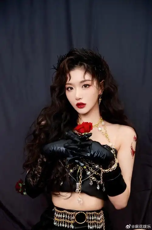 孔雪儿异兽直拍##孔雪儿走位好丝滑#没有人可以美过舞台上的孔雪儿