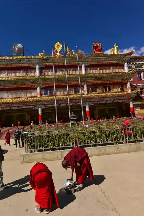 【名胜佛地】走近色达喇荣五明佛学院