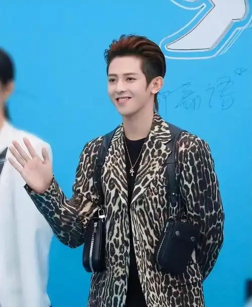 8位身高傲人的广东帅哥个个相貌英俊