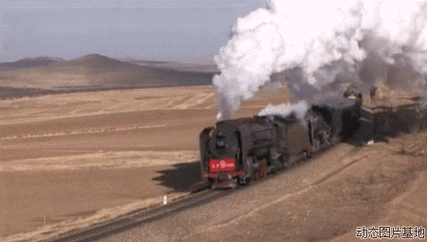 最初瓦特发明蒸汽机,把旋转的扭力,转化为前进动力,推动蒸汽机车前进