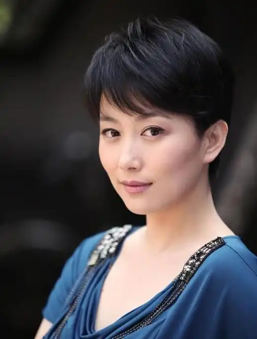 丁柳元个人写真