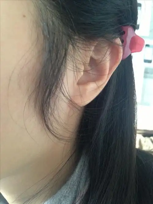 请问这种"猫王"鬓角怎么处理啊?我是女生啊t t