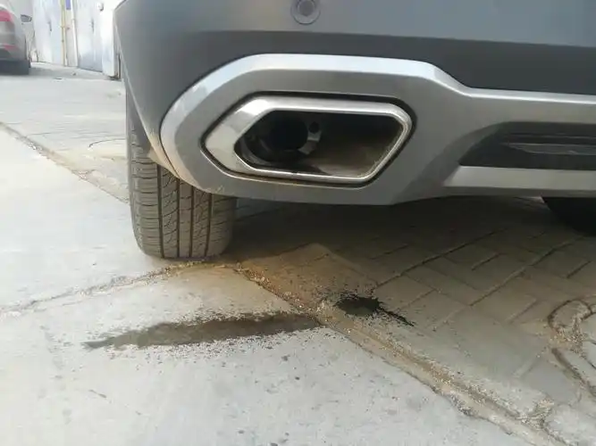 哈弗全新h6,这种尾气管漏水正常吗?