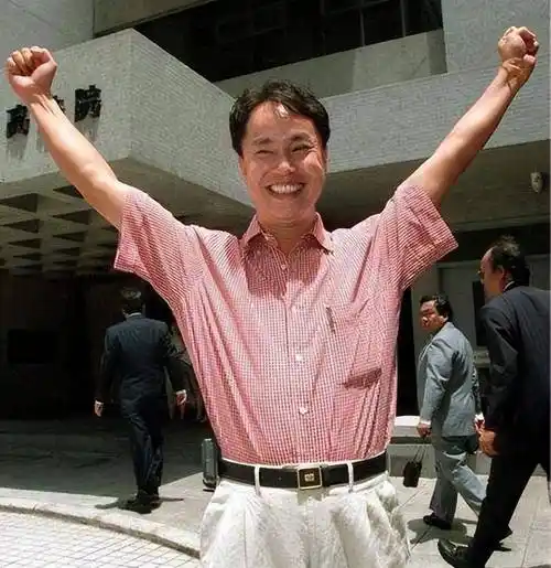 1997年香港回归祖国后,黑帮去哪了?