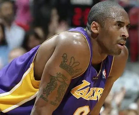 纪念科比手臂纹身小图 那些与科比有关的纹身图案满满都是爱(1)