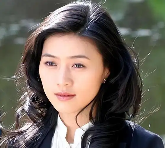 亿万富豪徐明:28岁身价过亿,44岁病死狱中,明星妻子为他守节