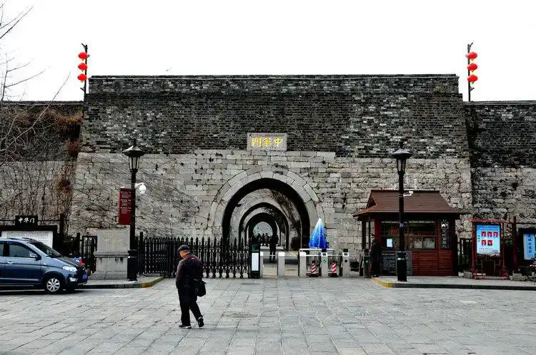 世界上保存最完好结构最复杂的古城堡式城门在江苏南京