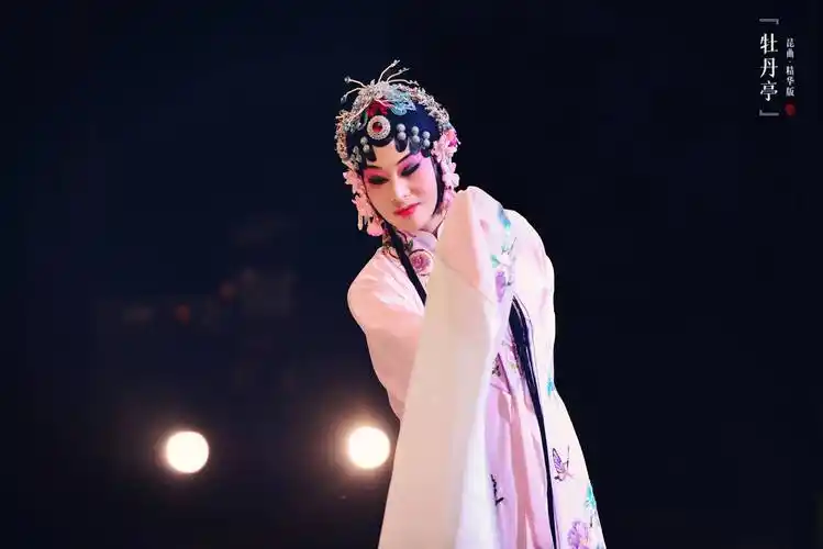 石小梅,施夏明同台,精华版《牡丹亭》问世17年首到上海