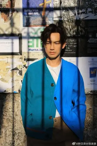 钟汉良图源微博贴吧侵删