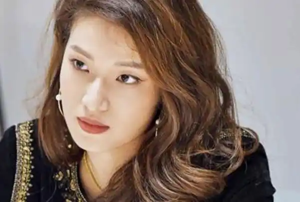 陈柳明的泳装照是个男生都会喜欢,同一屋檐下陈柳