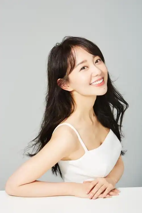 p>孙耀琦,1987年3月29日出生于山东省,毕业于湖南大学表演系,中国