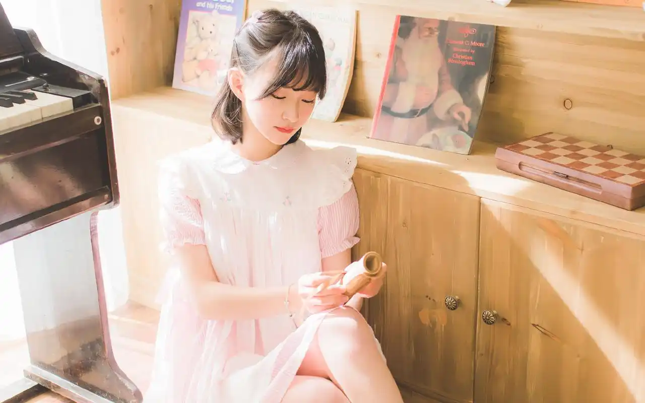 粉红少女唯美写真高清电脑桌面壁纸