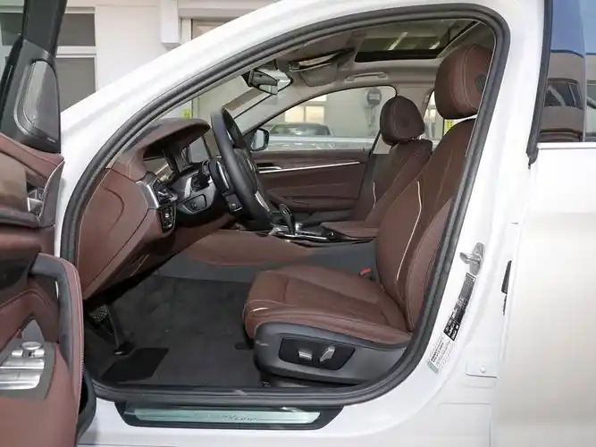 华晨宝马 宝马5系 2022款 改款二 530li xdrive 豪华套装