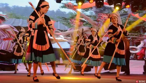 【组图】贵州望谟:多彩布依文化"舞台秀"