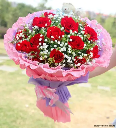 19枝红玫瑰,搭配黄莺,满天星,加2只小熊|缘梦婚庆花艺,成都花店,成都
