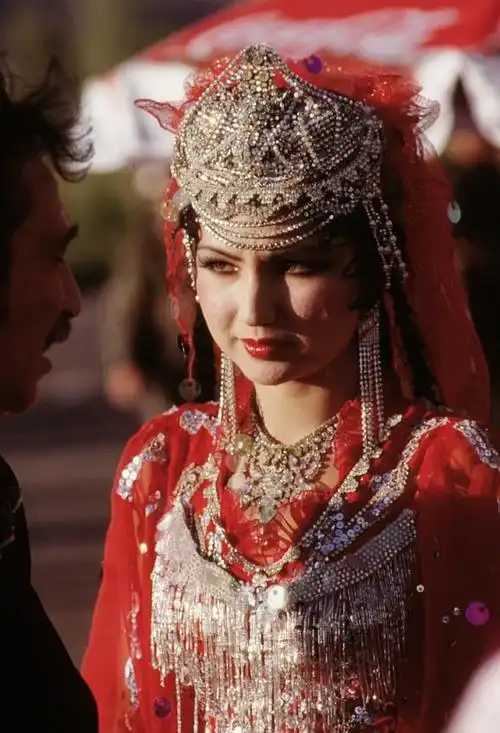 起源于金帐汗国,元朝称其"月即别",乌孜别克族有何历史渊源