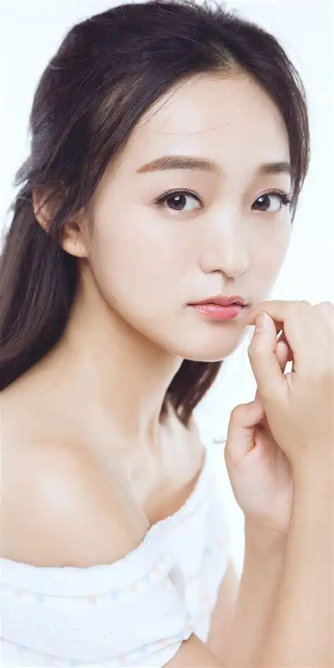 何泓姗个人资料简介_电视剧电影_情感经历-明星库何泓姗个人资料写真